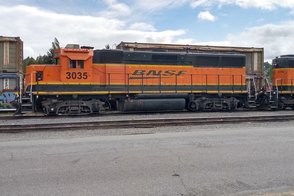 BNSF 3035 rebuilt to GP25X